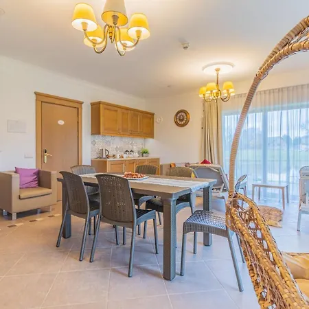 Manor سكروندا